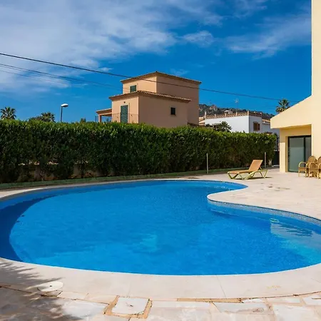 Holiday home Apto Con Terraza 203