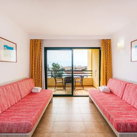 Holiday home Apto Con Terraza 203